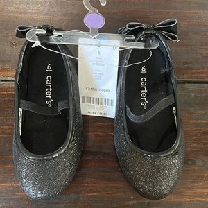 Black glitter flats w patent leather bow and elastic sz 6